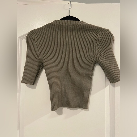 Womens Zara olive green short sleeve sweater size S - Picture 3 of 3
